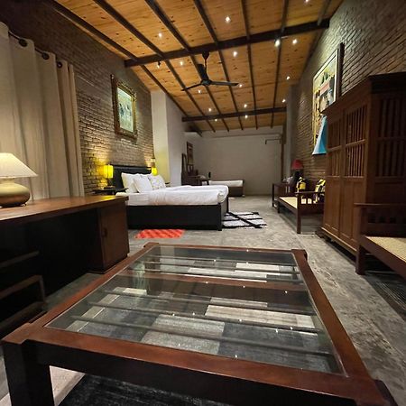 Aayu Hanthana Boutique Hotel แคนดี้ ภายนอก รูปภาพ