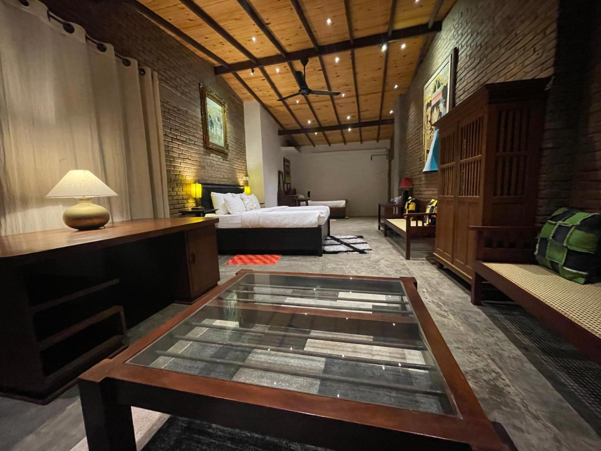 Aayu Hanthana Boutique Hotel แคนดี้ ภายนอก รูปภาพ