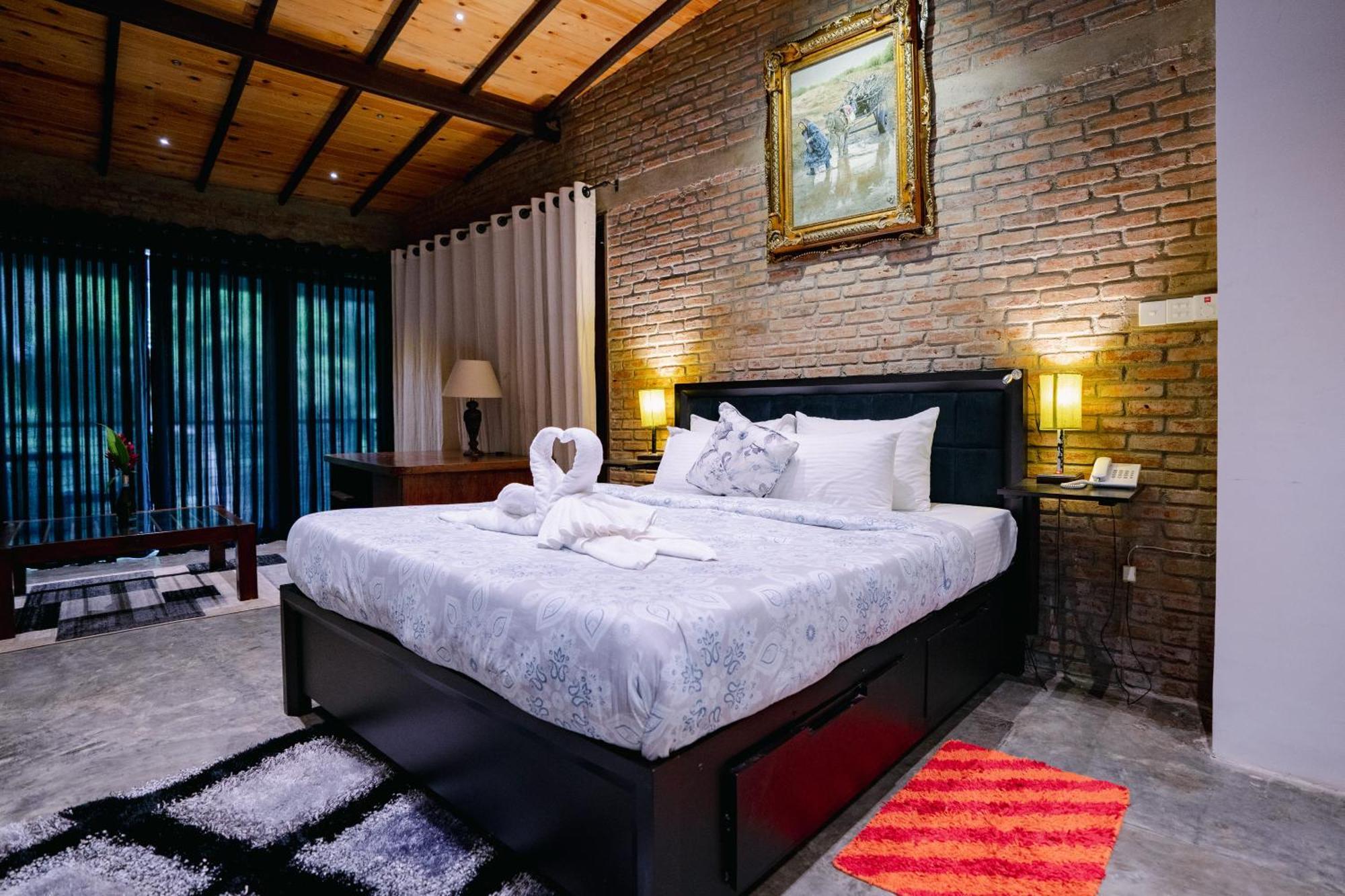 Aayu Hanthana Boutique Hotel แคนดี้ ภายนอก รูปภาพ