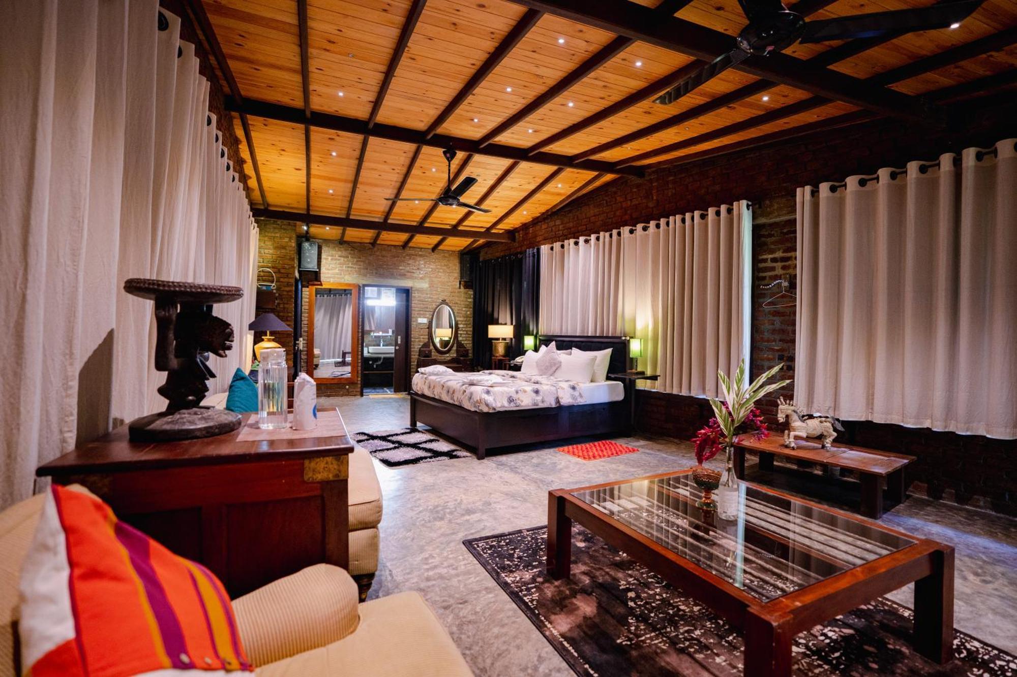 Aayu Hanthana Boutique Hotel แคนดี้ ภายนอก รูปภาพ