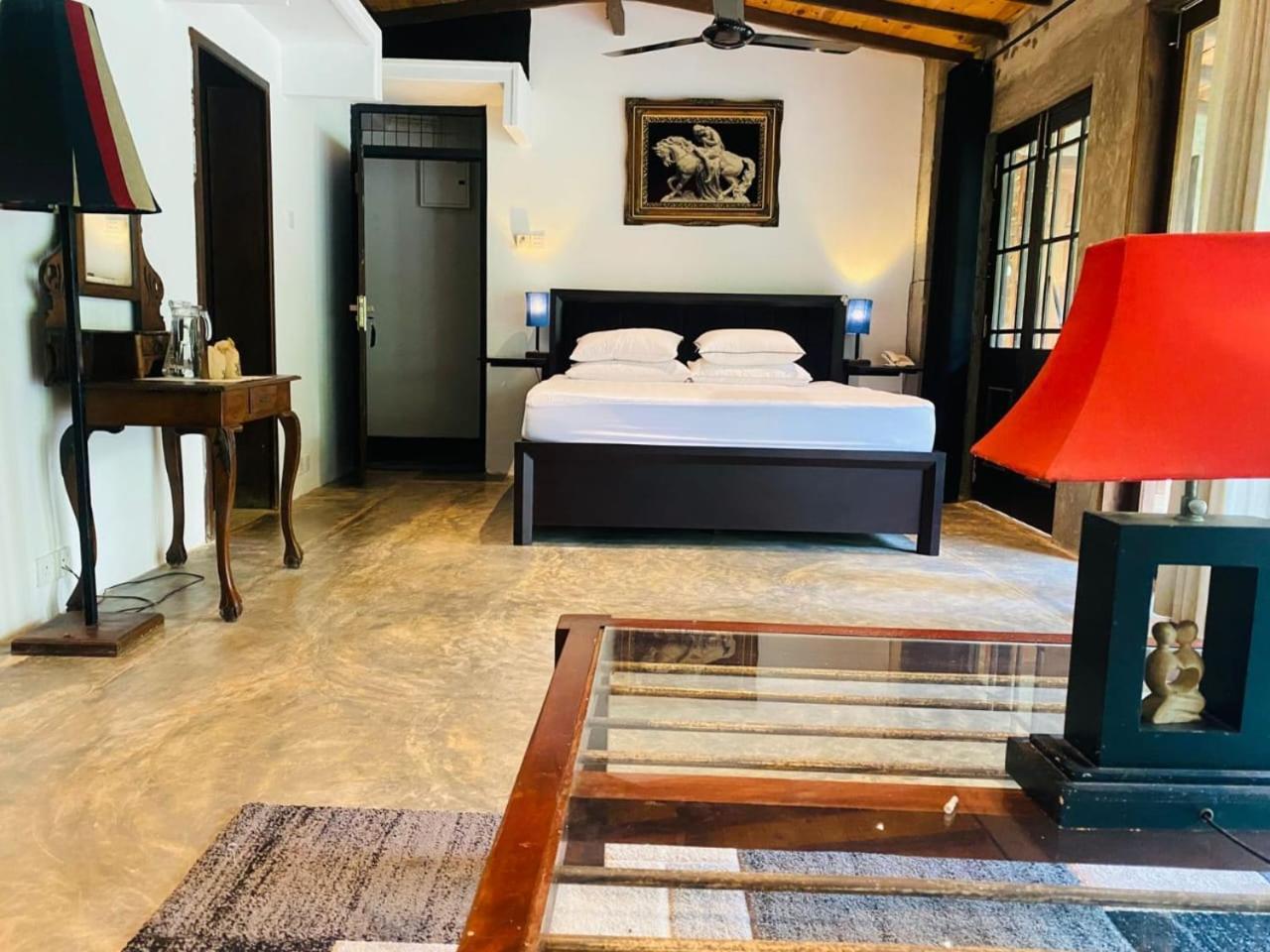 Aayu Hanthana Boutique Hotel แคนดี้ ภายนอก รูปภาพ
