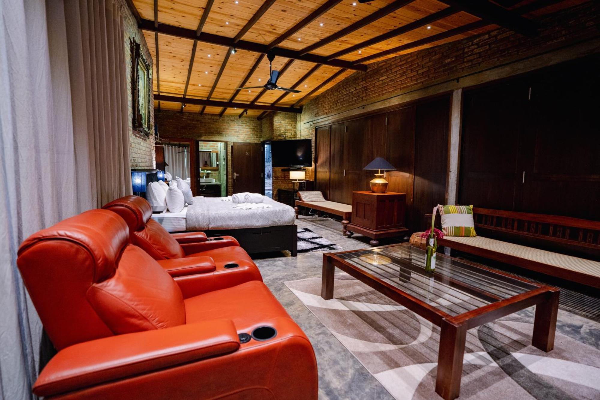 Aayu Hanthana Boutique Hotel แคนดี้ ภายนอก รูปภาพ