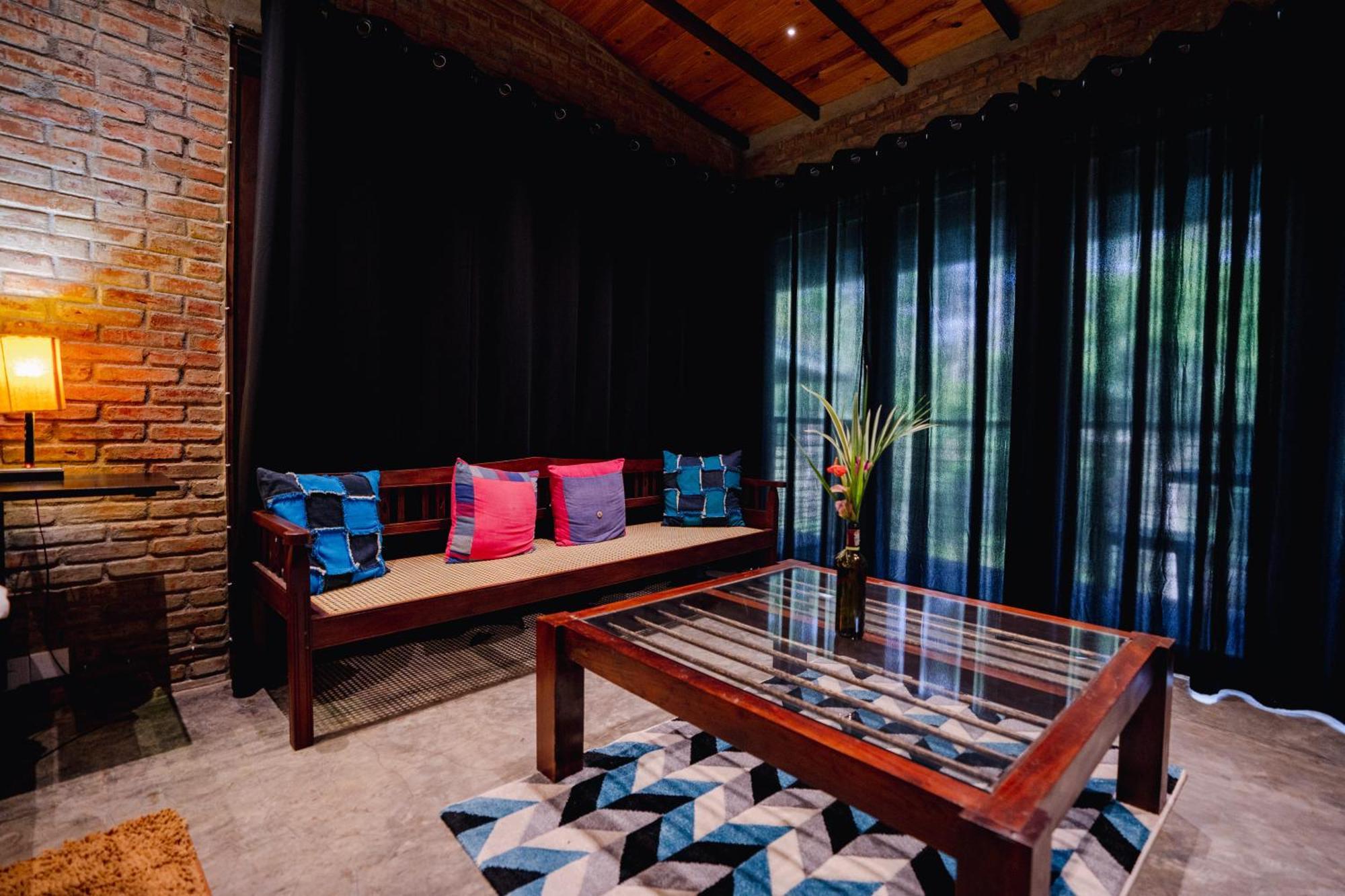 Aayu Hanthana Boutique Hotel แคนดี้ ภายนอก รูปภาพ