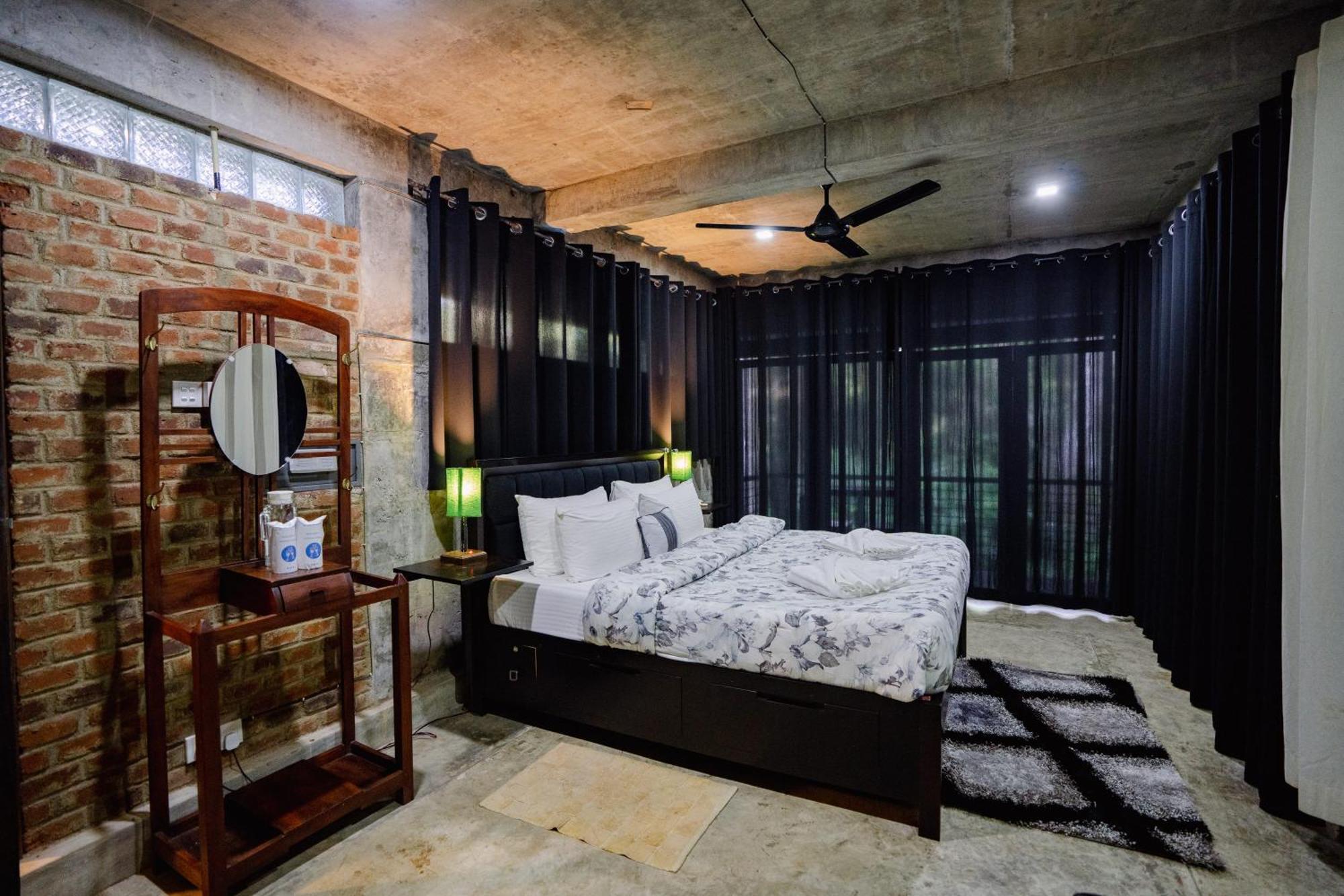 Aayu Hanthana Boutique Hotel แคนดี้ ภายนอก รูปภาพ