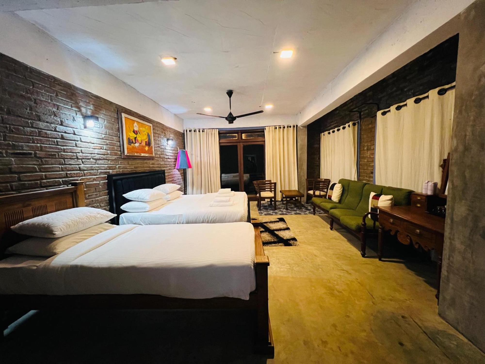 Aayu Hanthana Boutique Hotel แคนดี้ ภายนอก รูปภาพ
