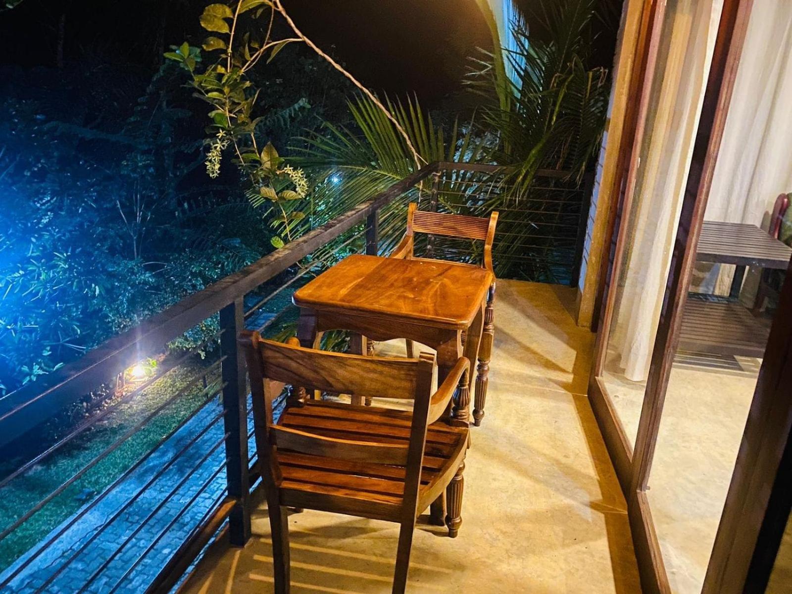Aayu Hanthana Boutique Hotel แคนดี้ ภายนอก รูปภาพ